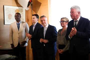 La firma del acuerdo entre NC y PSOE tuvo lugar este viernes en Madrid (Foto TA)