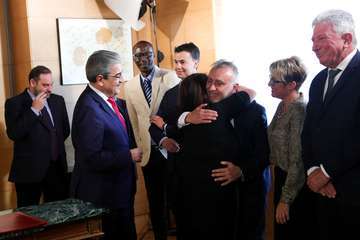 La firma del acuerdo entre NC y PSOE tuvo lugar este viernes en Madrid (Foto TA)