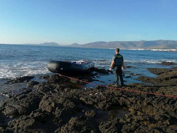 Imagen de archivo de una zódiac que arribó con inmigrantes a Canarias (Foto TA)