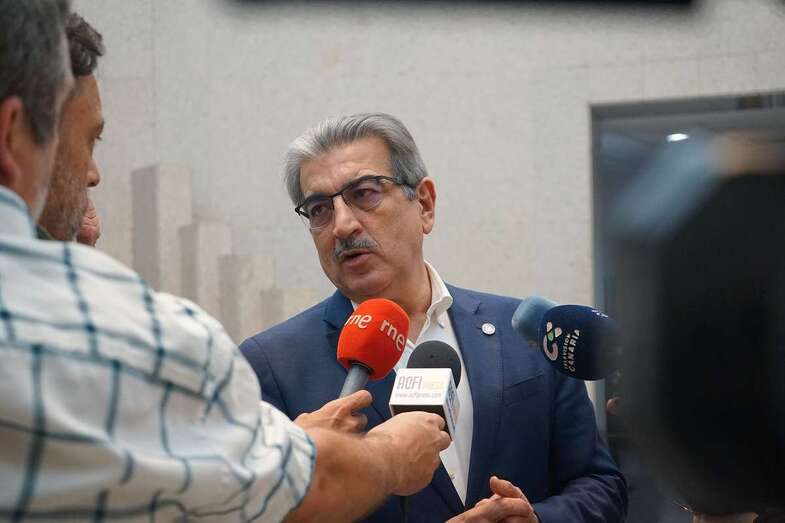 Román Rodríguez hace declaraciones a los medios de comunicación (Foto Acfi Press)