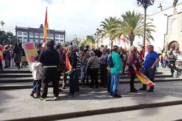Concentración de #EspañaExiste en la capital grancanaria (Foto TA y Acfi Press)