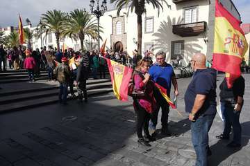 Concentración de #EspañaExiste en la capital grancanaria (Foto TA y Acfi Press)