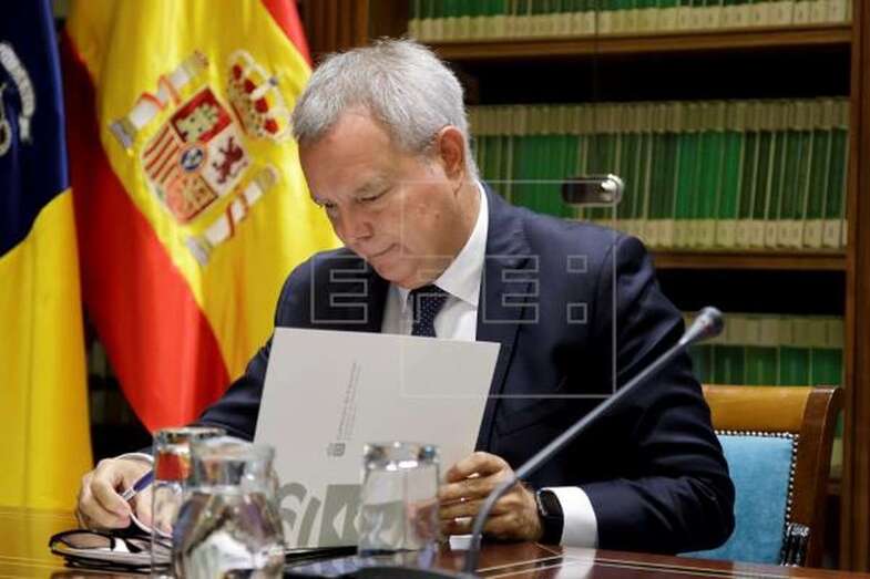 Sebastián Franquis, consejero de Obras Públicas, Transportes y Vivienda (Foto Efe / Ramón de la Rocha)