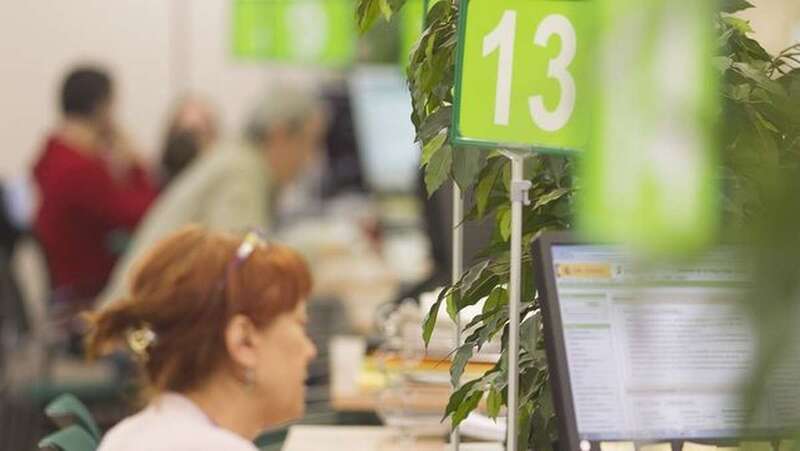 Usuaria de una oficina pública de empleo, en una imagen de archivo (Foto TA)