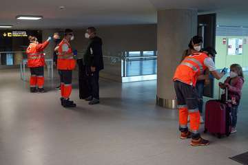 Controles de temperatura en el Aeropuerto de Gran Canaria (Foto Acfi Press)