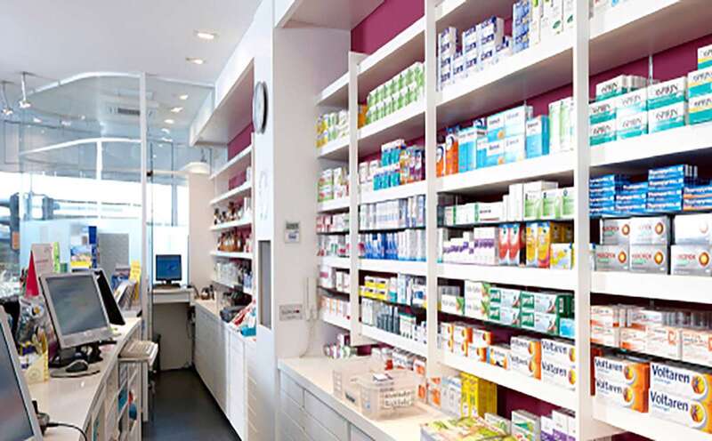 Interior de una farmacia (Foto TA)
