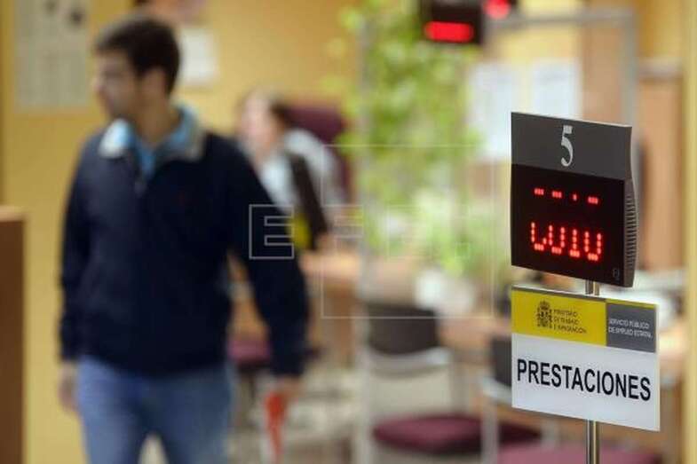 Interior de una oficina de Empleo (Foto EFE / Nacho Gallego/Archivo)