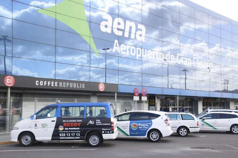 Varias licencias de Telde e Ingenio esperan en el Aeropuerto de Gran Canaria (Foto Acfi Press)