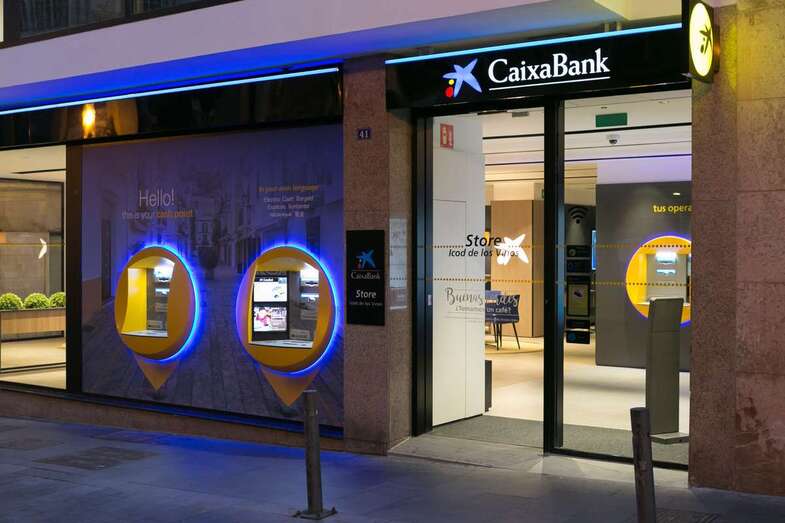 Exterior de una oficina de CaixaBank (Foto TA)