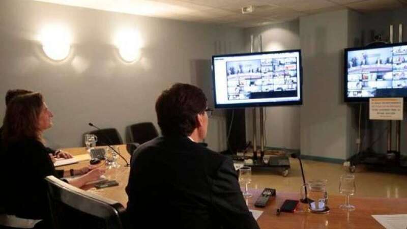 La vicepresidenta Teresa Ribera y el ministro Savador Illa con los responsables autonómicos (Foto EFE)