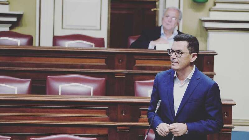 Pablo Rodríguez, hoy en el Parlamento canario (Foto TA)