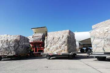 Canarias recibe dos nuevos aviones con suministros sanitarios (Foto TA)