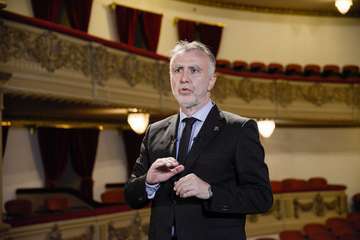 El presidente de Canarias durante el discurso (Foto Acfi Press)