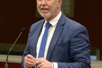 El presidente de Canarias, Ángel Víctor Torres, y el consejero de Sanidad, Julio Pérez, en una visita al Hospital de La Candelaria (Foto Acfi Press)