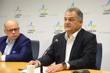 Rueda de prensa ofrecida por Clavijo y otros miembros de Coalición Canaria  (Foto Acfi Press)