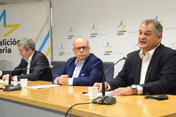 Rueda de prensa ofrecida por Clavijo y otros miembros de Coalición Canaria  (Foto Acfi Press)