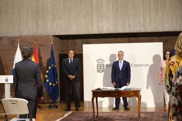  Toma de posesión de los nuevos consejeros de Sanidad y Educación (Foto Acfi Press)