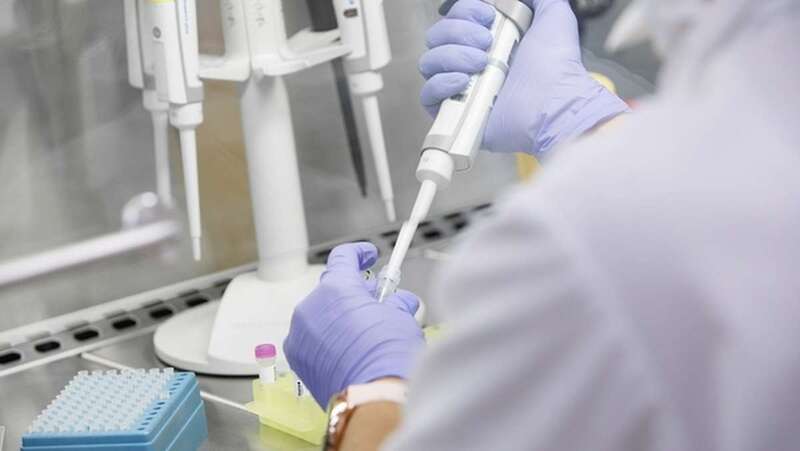 Imagen de archivo de un análisis de coronavirus (Foto TA)