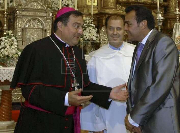 Imagen de archivo de José Mazuelos, nuevo obispo de la Diócesis de Canarias (Foto EFE / Jaro Muñoz)