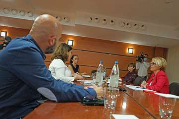 Reunión de la consejera de Empleo del Gobierno de Canarias, Elena Máñez, con representantes de la Fecam (Foto Acfi Press)
