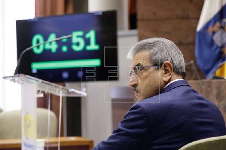 El consejero de Hacienda, Presupuestos y Asuntos Europeos, Román Rodríguez (Foto EFE / Ramón de la Rocha)