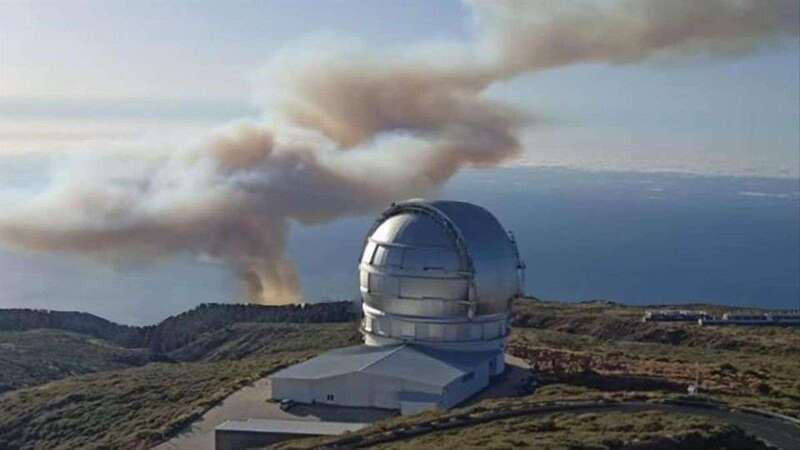 Evacuado el Observatorio de El Roque ante la evolución de incendio de Garafía