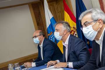 Canarias suspende eventos de más de 10 personas e impone la mascarilla obligatoria en el trabajo/Acfi Press.