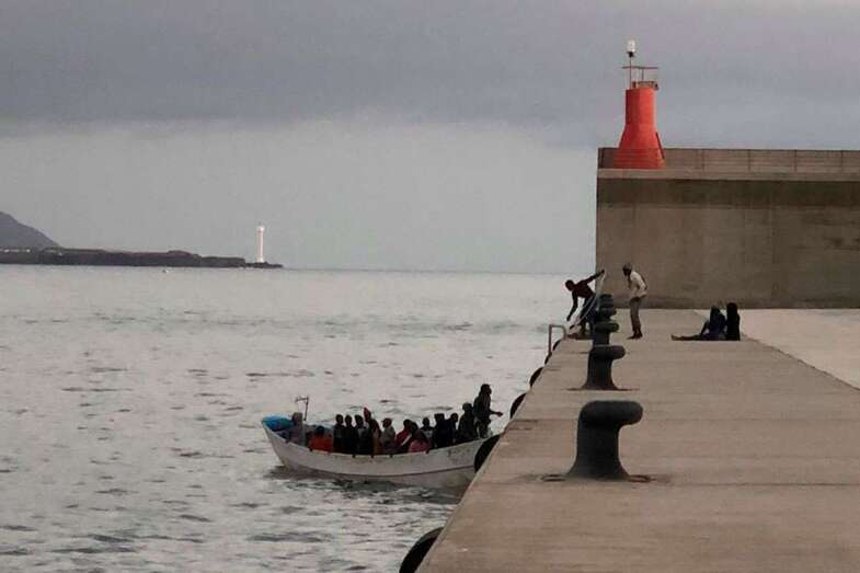 Llegada de una patera a Tazacorte/TA.
