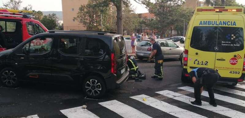 El mejor quedó atrapado bajo el vehículo (Foto @PoliciaLocalSC)