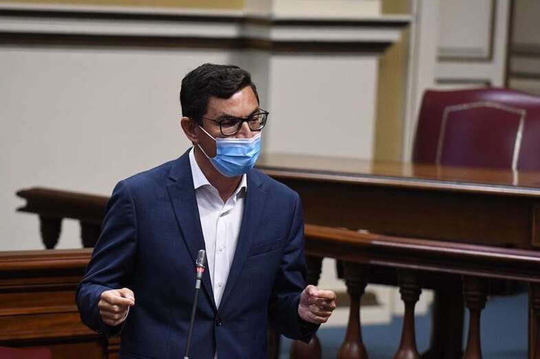 Pablo Rodríguez, diputado de CC por Las Palmas, durante su intervención este martes en el Parlamento regional/TA.