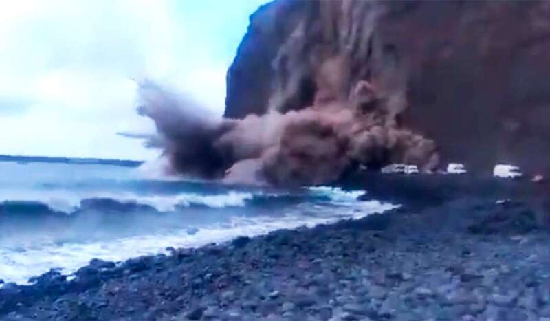 Momento del derrumbe/Twitter Darío Cabrera Ortíz@dariovgr.