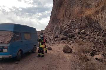 Derrumbe en un acantilado costero de La Gomera/TA.
