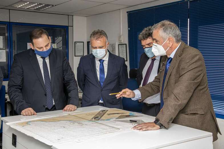 Los ministros Escrivá y Ábalos con autoridades canarias/Acfi Press.