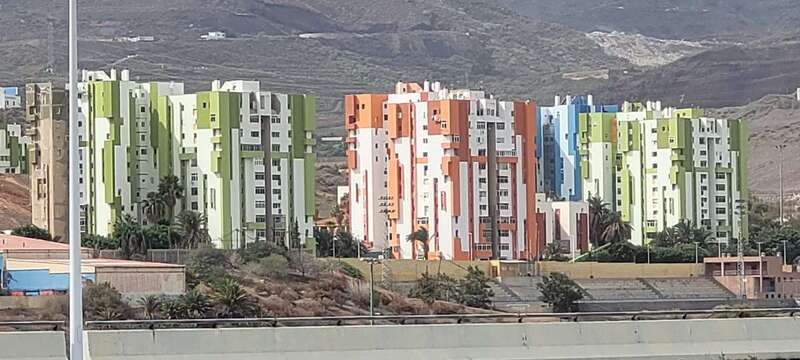 Intervención en el parque inmobiliario del Valle de Jinámar a cargo del Plan Integral de Jinámar/Jesús Ruiz Mesa.