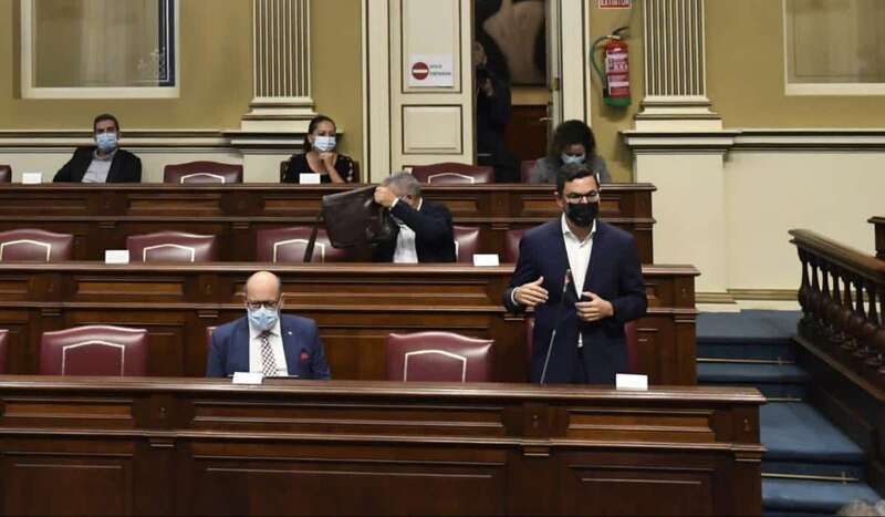 Pablo Rodríguez, este martes en el Parlamento canario/TA.