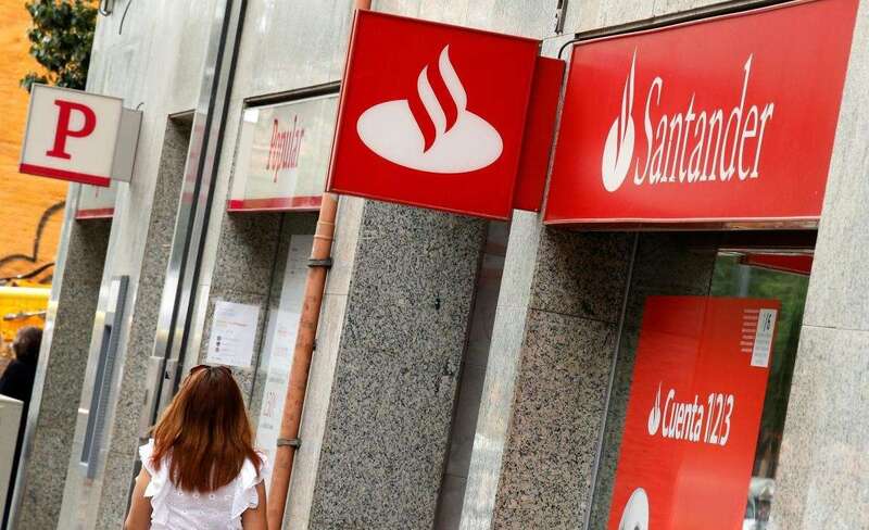 Sucursal del Banco Santander/TA.