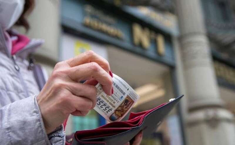Imagen de archivo de un décimo de la Lotería (Foto Canarias7)