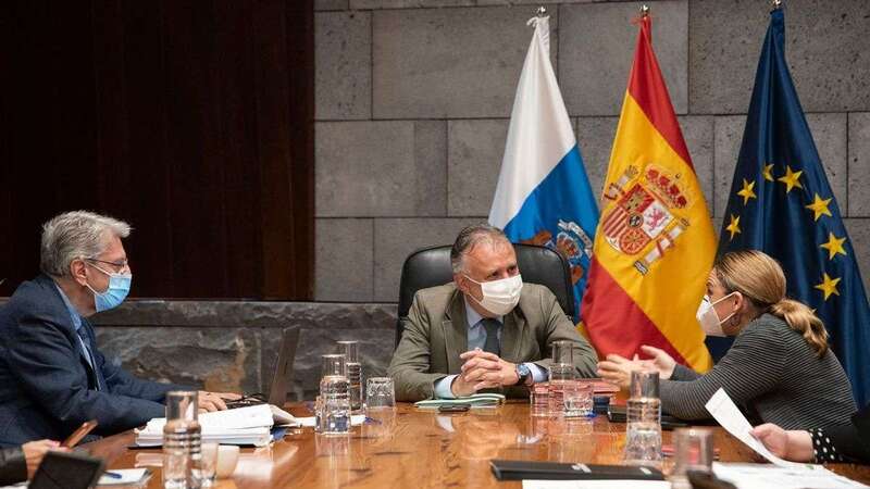 Ángel Víctor Torres, en el centro, presidiendo el Consejo de Gobierno de Canarias este jueves, 4 de febrero/TA.