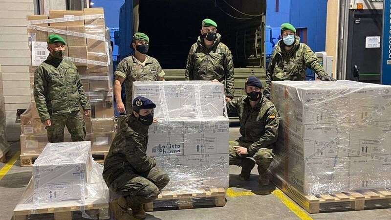 Envío a Canarias de una remesa de vacunas de AstraZeneca/TA.
