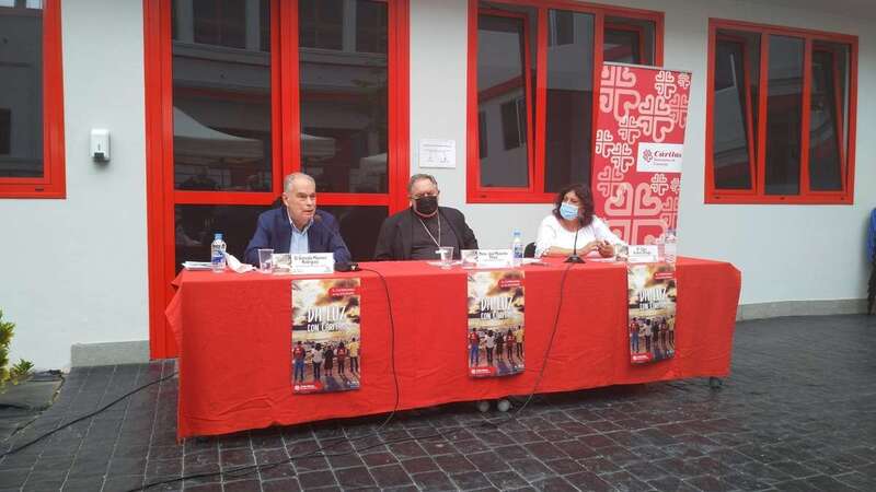 Gonzalo Marrero, monseñor José Mazuelos y Caya Suárez / TA