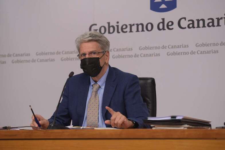 El consejero de Sanidad, Julio Pérez, dio cuenta de la situación epidemiológica de las Islas/TA.