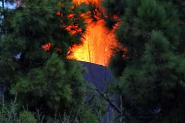Imágenes nocturnas de la erupción de La Palma/Acfi Press.