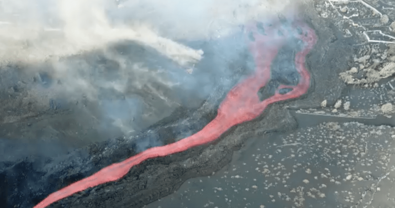 La nueva colada del volcán de La Palma/TA.