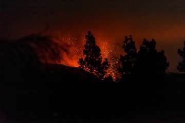 La erupción del volcán de La Palma en la jornada de este sábado por la tarde-noche/Acfi Press.
