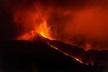 La erupción del volcán de La Palma en la jornada de este sábado por la tarde-noche/Acfi Press.
