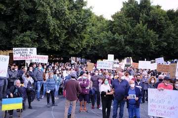Mil personas exigen en La Palma soluciones para los afectados del volcán/Acfi Press.