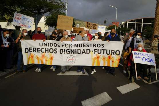 Mil personas exigen en La Palma soluciones para los afectados del volcán/Acfi Press.