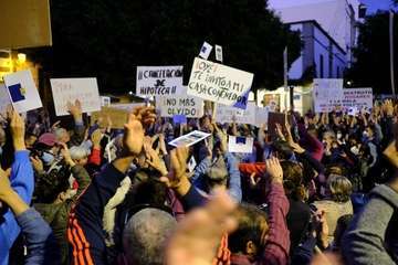 Mil personas exigen en La Palma soluciones para los afectados del volcán/Acfi Press.