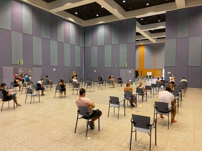 Vacunación de jóvenes/TA.