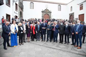 Los Reyes presiden el acto de homenaje al pueblo palmero/Acfi Press.